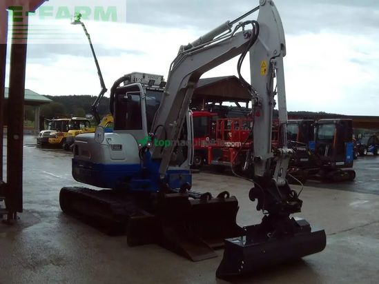 Excavadora - Takeuchi - tb 260 ( 5.735kg ) hydr. sw + 3 löffel