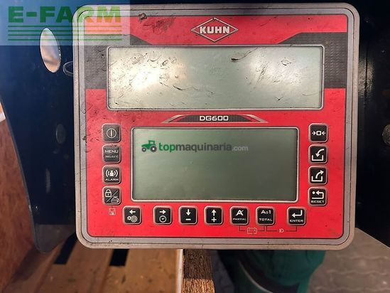 Remolqu esparcidor - Kuhn - profile 30.2 cl