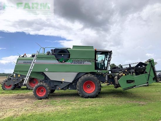 Cosechadora de Cereal - Fendt - 5220 e mähdrescher mit biso vx 550 vario