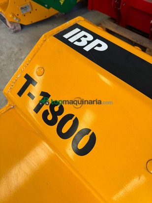 Trituradora  SERRAT modelo T-1800.