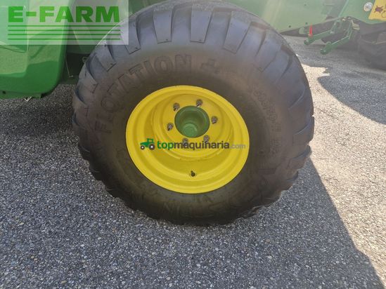 Empacadora gigant - John Deere - V451M