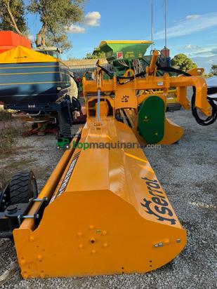 Trituradora Serrat Abatible Pro + T6300 con ruedas