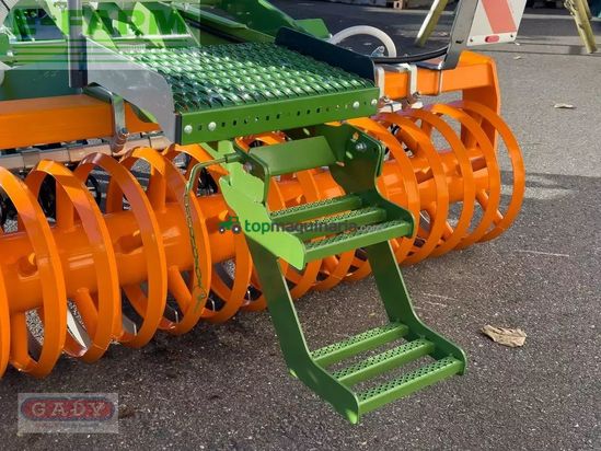 Cultivador - Amazone - cenius 3003 grubber