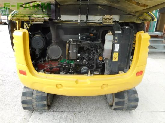 Excavadora - Takeuchi - tb 235 ( 3.605kg ) powertilt + hydr. sw