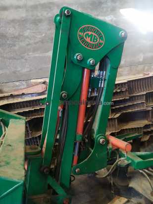 Vibrador frontal articulado 