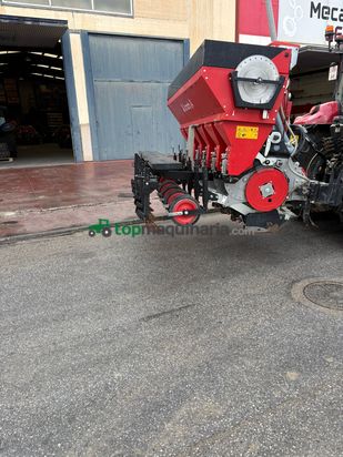 Sembradora de Ajos Brosch 6 surcos