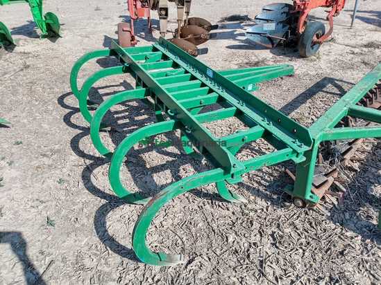 Cultivador agrícola de 9 brazos fijos