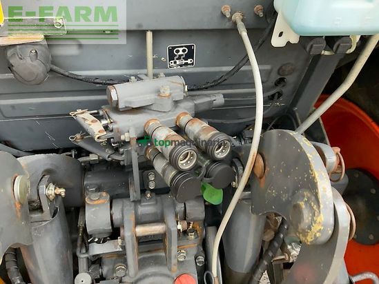 Tractor agrícola - Kubota - m6040 hydraulic shuttle tractor (st27481)
