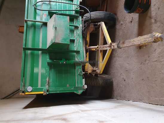 Remolque  agrícola basculante 5000kg