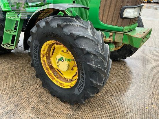 Tractor agrícola - John Deere - 6920 tractor (st25114)