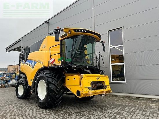 Cosechadora de Cereal - New Holland - cr 8.80