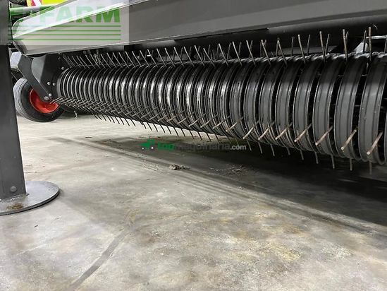 Empacadora gigant - Claas - quadrant 5300 rf t+st