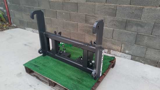 FRONTAL MANITOU - BRACKET JCB TIPO D