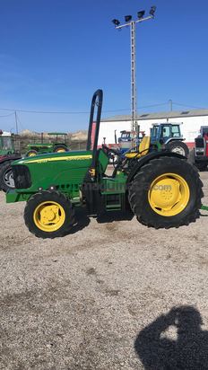 Tractor agrícola - John Deere - 5515F