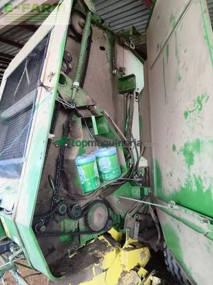 Empacadora gigant - John Deere - 590