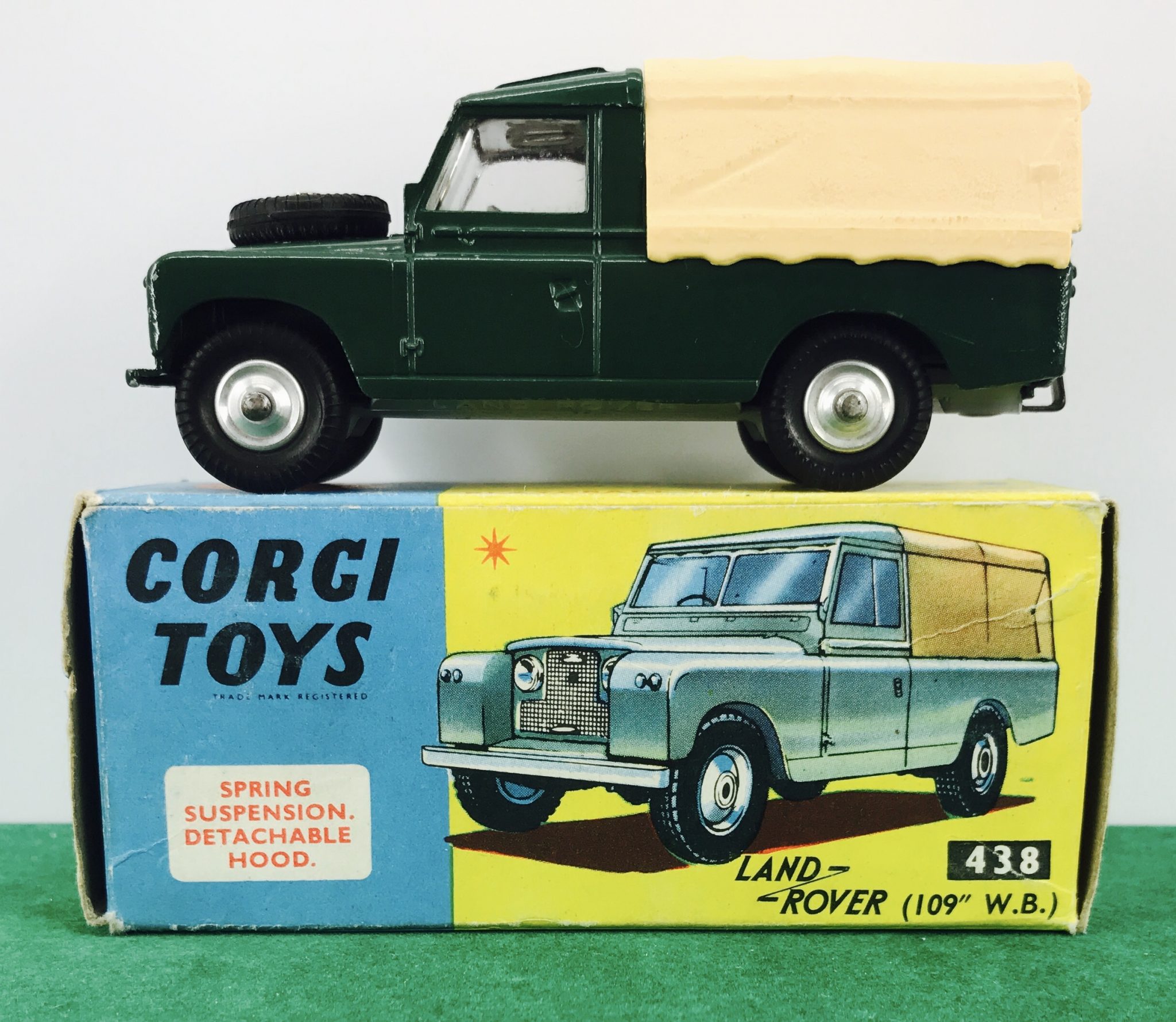No 438 "Land Rover (109" W.B.)" Toy Hunter UK Retro & vintage toys