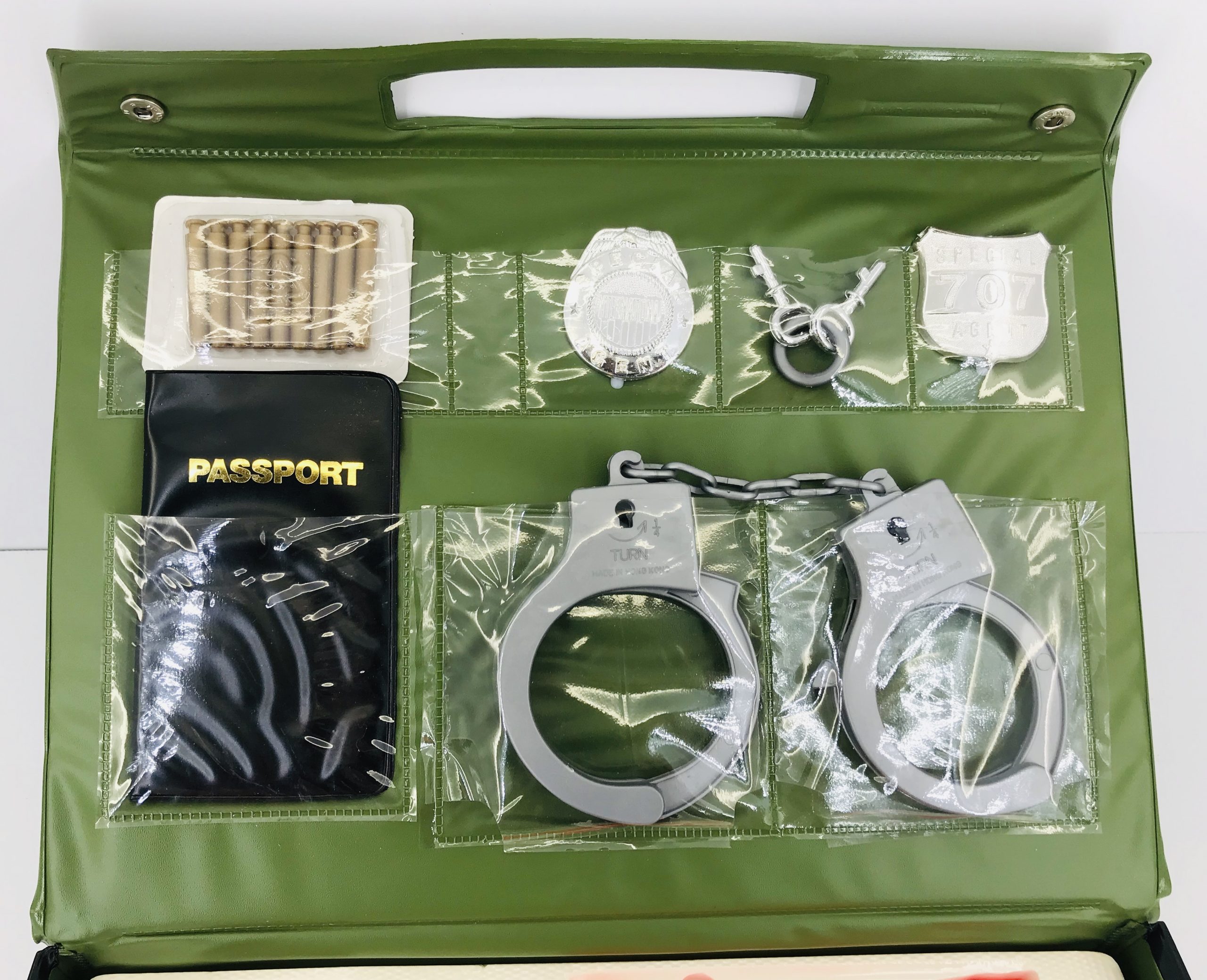 Redbox " Secret Agent Briefcase Set " No. 24106 Toy Hunter UK Retro