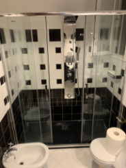 Soluzioni rapide e su misura per trasformare la tua vasca in doccia 🚿