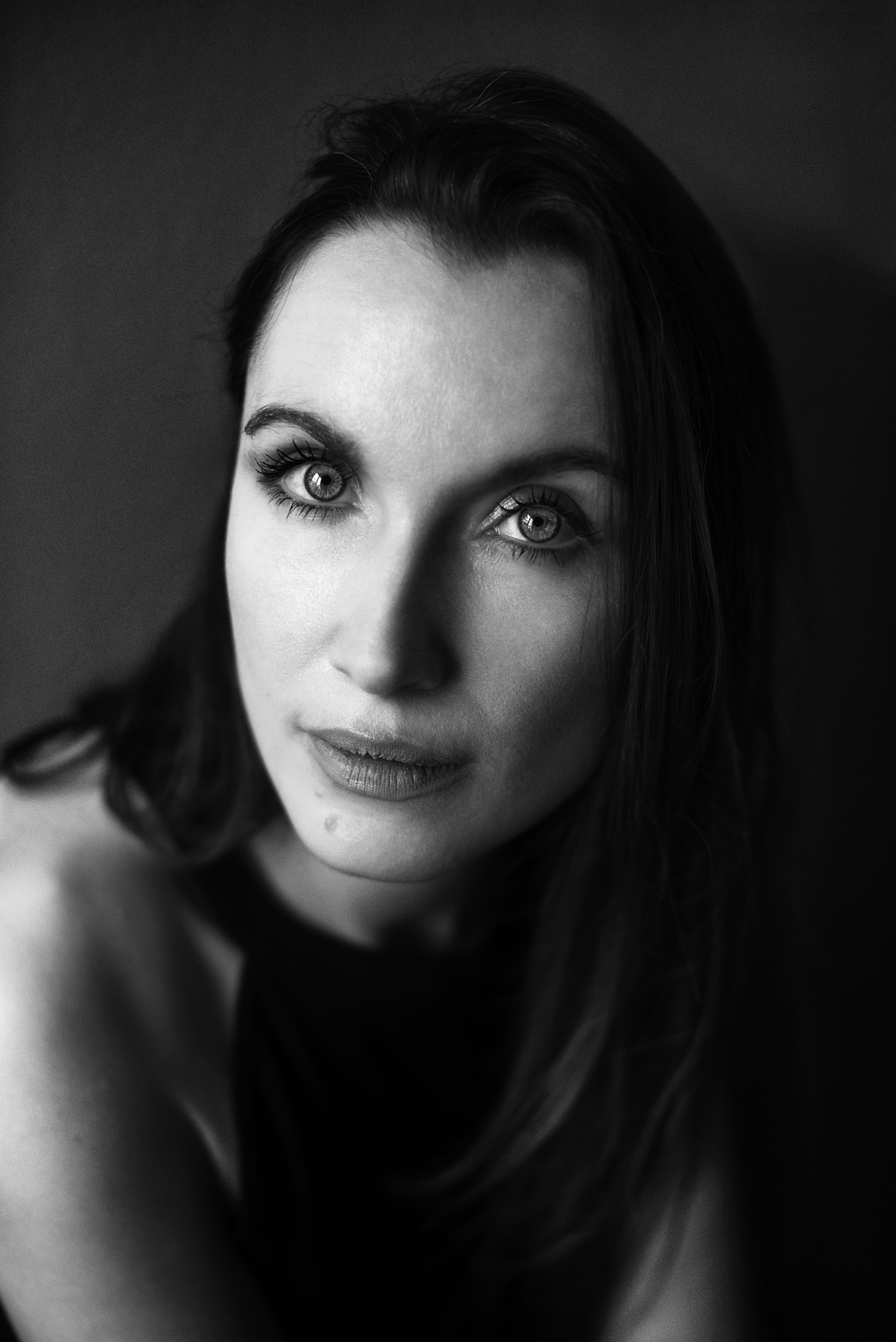 Large nuala ellwood authorportrait 1
