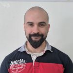 Iskra Barco, Passejador de gossos a Pinto