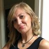 Eva Hernández, Auxiliar d'infermeria a Elche