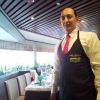 Holmer Pernia, Waiter in Mairena del Alcor