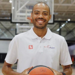 Tomas Kamusaki, Entrenador de baloncesto en Valencia