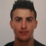 Tz Moya, Empleat de llar a Elda