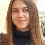 Andrea Poveda, Waitress in Petrer