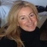 Sara Aguirre, Passejadora de gossos a Valencia