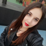 Elisabeth Damasio, Azafata en Cartaya