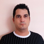 Yoandi Dominguez, Computer repair technician in San Cristóbal de La Laguna