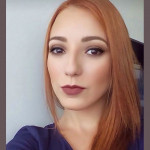 Andreyna Bou, Azafata in Oleiros