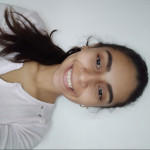 Kelly Macias, Babysitter in Parla