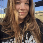 Antonella Soca, Cuidadora de mascotas en La Pobla de Vallbona