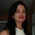 Osmara Lopez, Passejadora de gossos a Benifaió