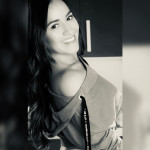 Karla Castillo, Azafata a Madrid