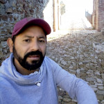 Oscar Fernando Patiño, Canine hairdresser in Girona