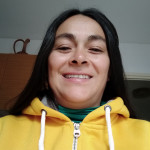 Sandra Layton, Auxiliar de geriatria a L'Ampolla