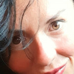 Laura De Haro Seglar, Passejadora de gossos a Ceuta