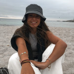 Andreea Alvarez, Waitress in Vigo