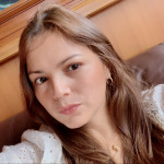 Mariana Meza, Auxiliar d'infermeria a Barcelona