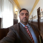 Gustavo David Benzrihen, Professor d'anglès a León