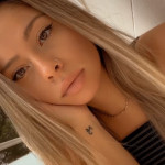 Aroa Cuartero, Dog walker in Mataró