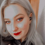 Ingrid Paredes, Waitress in Badalona