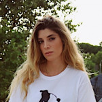 Ines Castellanos, Azafata in Madrid