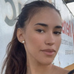 Carolina Bares Garcia, Dog walker in Vic