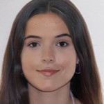 Ángela Flores, Canguro en Valencia