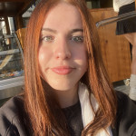 Adriana Naert, Azafata a Orihuela