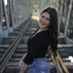 Laura Vela, Auxiliar d'infermeria a Málaga